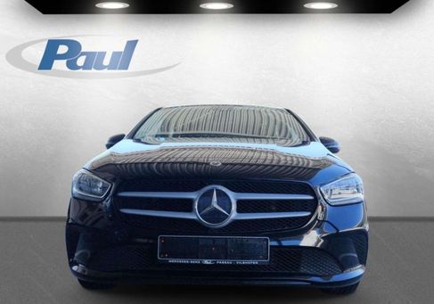 Mercedes-Benz B 180, 2022