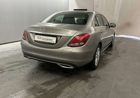 Mercedes-Benz C 300, 2021