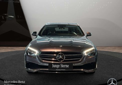 Mercedes-Benz E 300, 2022