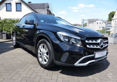 Mercedes-Benz GLA 180, 2020