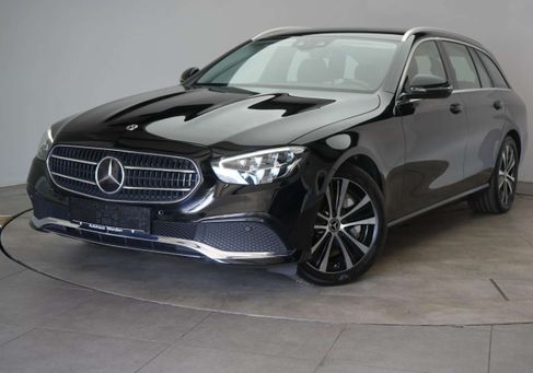 Mercedes-Benz E 300, 2022 3