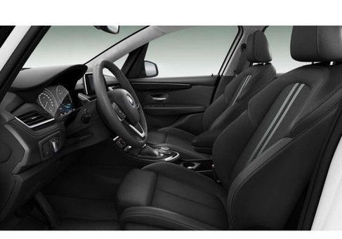 BMW 225, 2019
