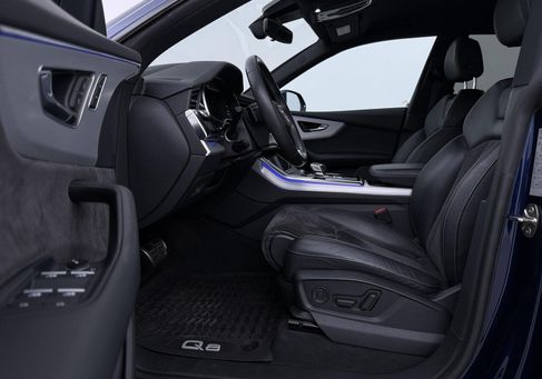 Audi Q8, 2021 3