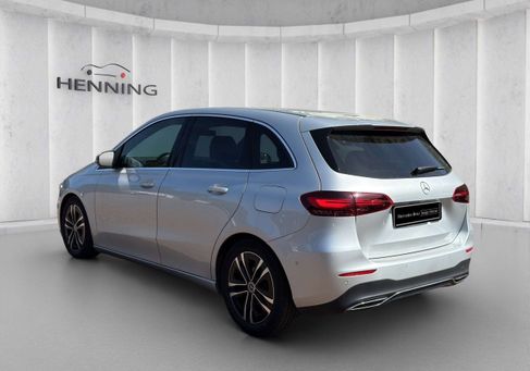 Mercedes-Benz B 200, 2023
