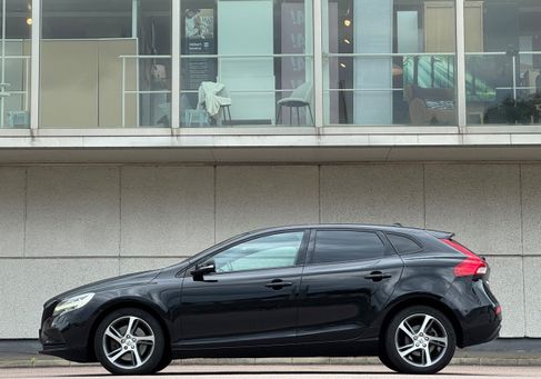 Volvo V40, 2018
