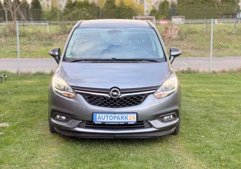 Opel Zafira, 2017