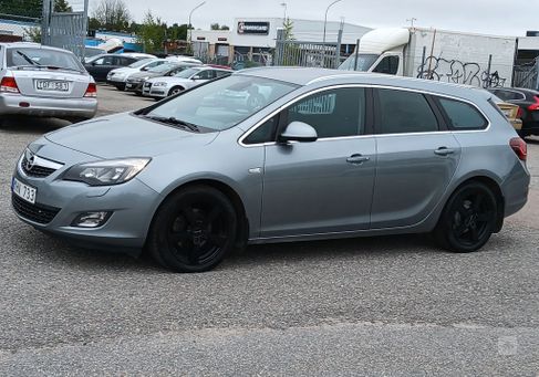 Opel Astra, 2012