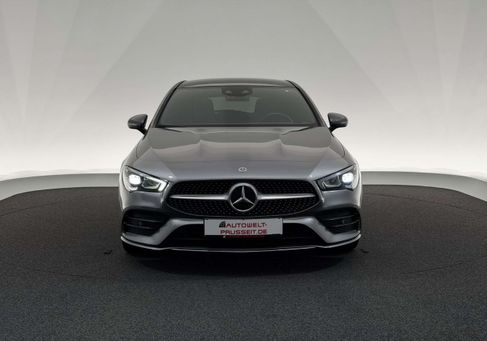 Mercedes-Benz CLA 200, 2022