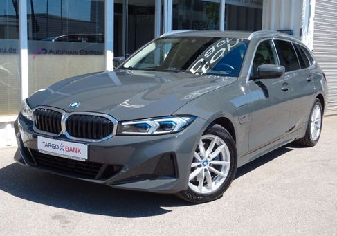 BMW 330, 2023