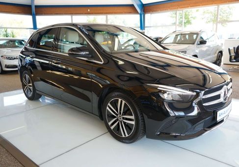 Mercedes-Benz B 180, 2023