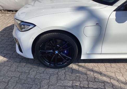 BMW 330, 2021