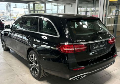 Mercedes-Benz E 300, 2022 3