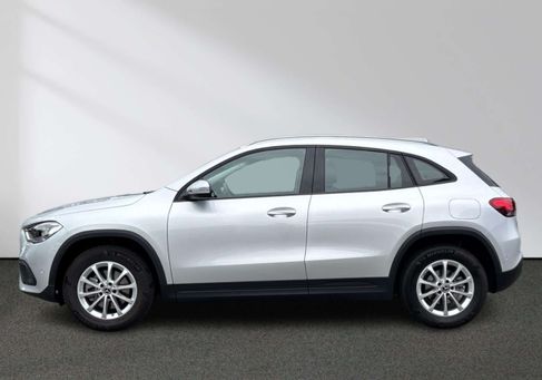 Mercedes-Benz GLA 200, 2021 3