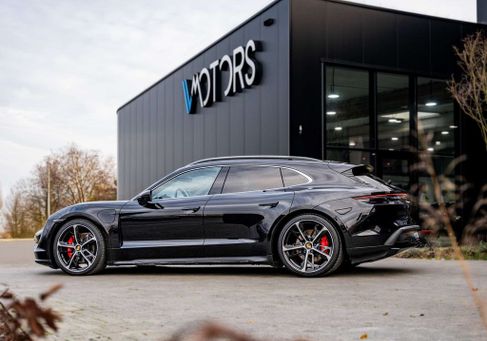 Porsche Taycan, 2022