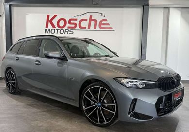 BMW 330, 2022