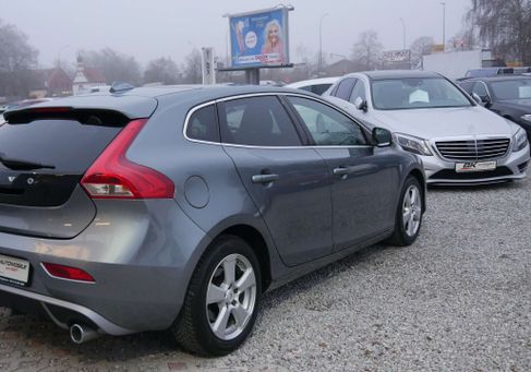 Volvo V40, 2018