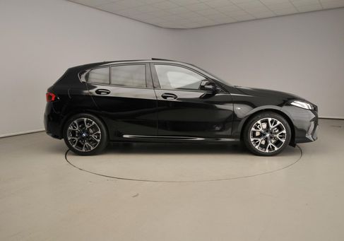 BMW 120, 2025