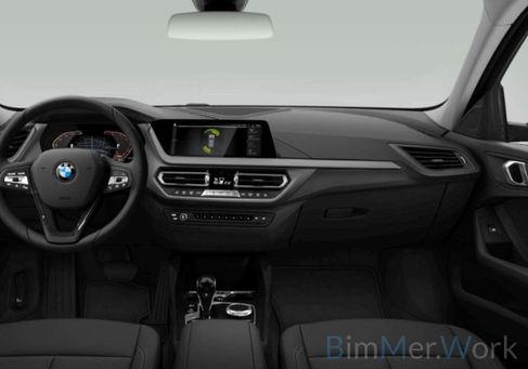 BMW 118, 2022