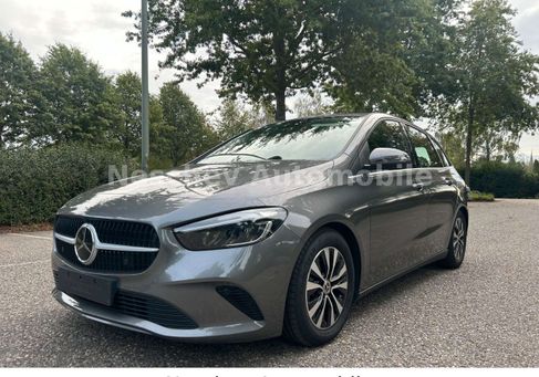 Mercedes-Benz B 200, 2023 3