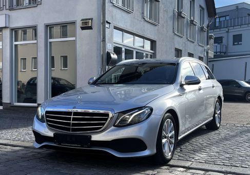 Mercedes-Benz E 200, 2020 2