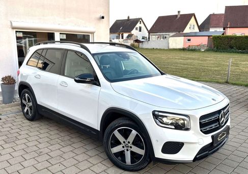 Mercedes-Benz GLB 200, 2021 3