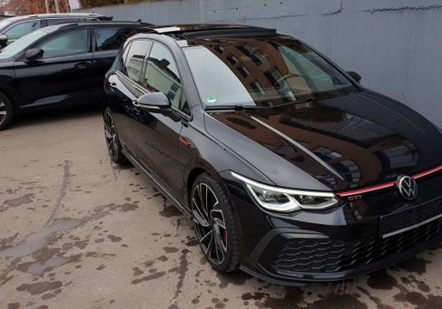 Volkswagen Golf, 2022