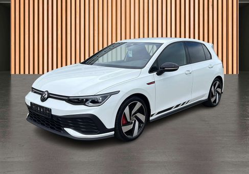 Volkswagen Golf, 2024 2