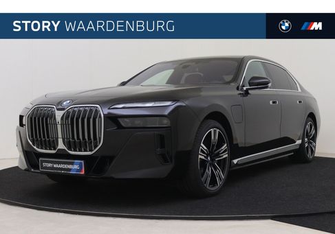 BMW 750, 2025