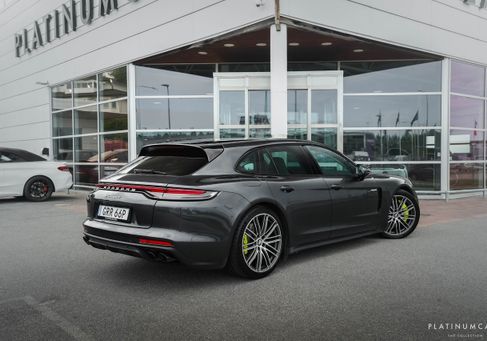 Porsche Panamera, 2022