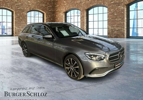 Mercedes-Benz E 300, 2022