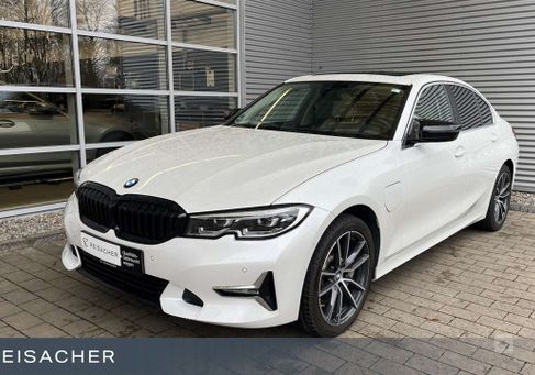 BMW 330, 2019