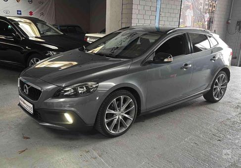 Volvo V40 Cross Country, 2017