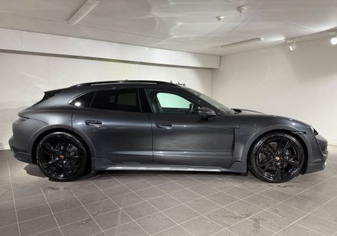 Porsche Taycan, 2022