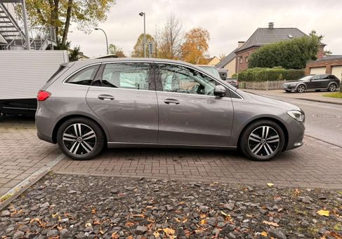 Mercedes-Benz B 180, 2020