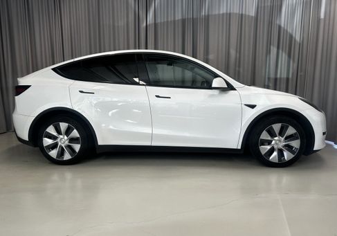 Tesla Model Y, 2023 3