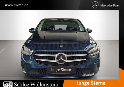 Mercedes-Benz B 180, 2022