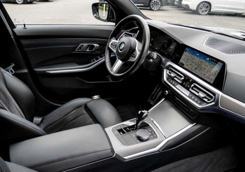 BMW 320, 2022 3
