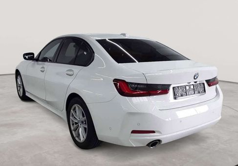 BMW 318, 2023