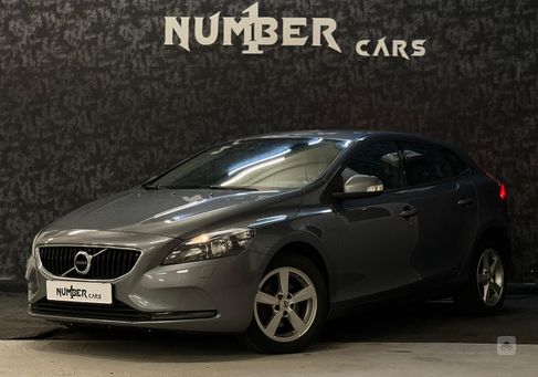 Volvo V40, 2018