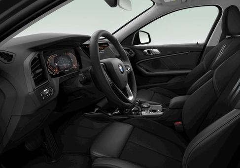 BMW 118, 2022