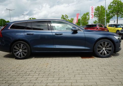 Volvo V60, 2021