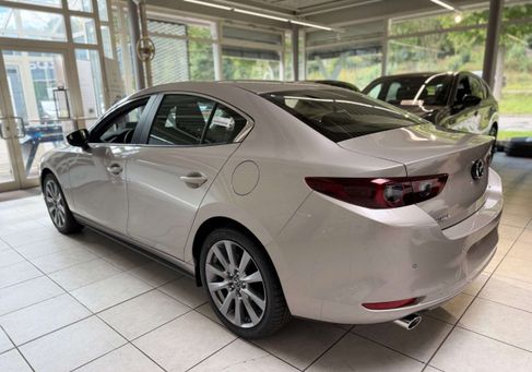 Mazda 3, 2025