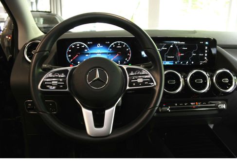 Mercedes-Benz B 180, 2022