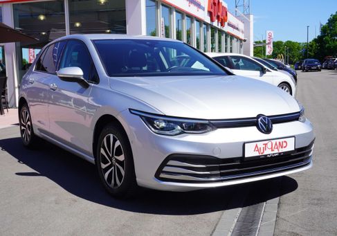 Volkswagen Golf, 2022 3