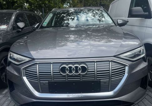 Audi e-tron, 2019 3