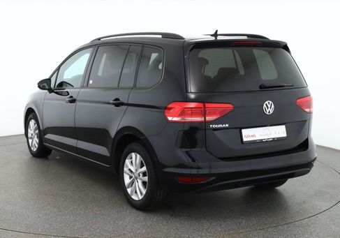 Volkswagen Touran, 2019 3