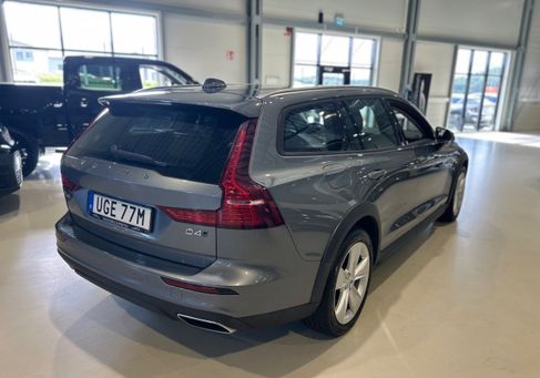 Volvo V60 Cross Country, 2020