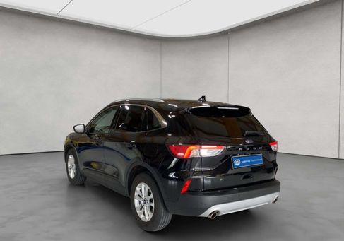 Ford Kuga, 2022 3