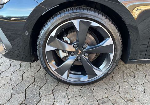 Cupra Leon, 2025