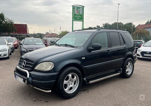 Mercedes-Benz ML 320, 1999